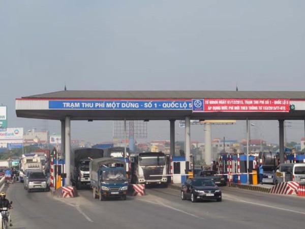 Tổng cục Đường bộ yêu cầu nhà đầu tư BOT giảm thuế VAT, xả trạm thu phí khi ùn tắc
