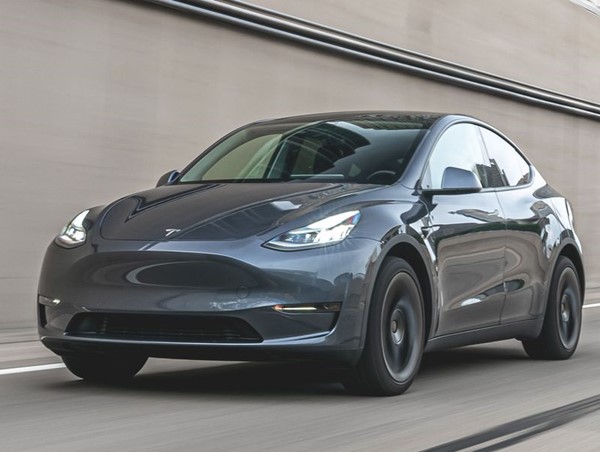 Tesla triệu hồi gần 820.000 ô tô vì lỗi nhắc nhở thắt dây an toàn