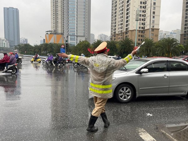 Hà Nội đảm bảo giao thông đi lại của người dân an toàn trong dịp Tết