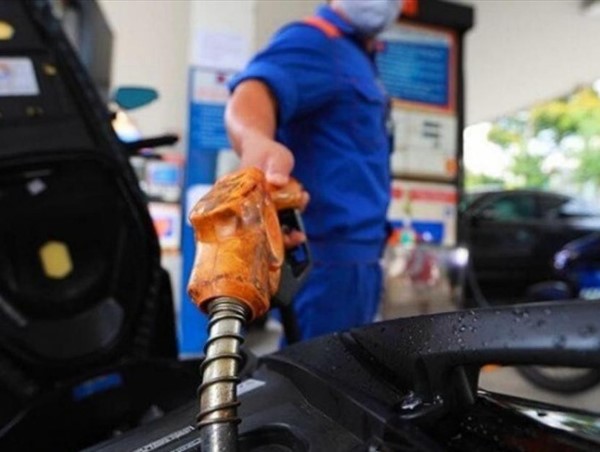 Ngày mai 11/2: Giá xăng sẽ tăng mạnh?