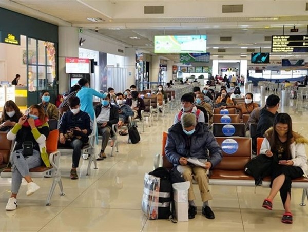 Bộ GTVT yêu cầu làm rõ giá vé máy bay về TP Hồ Chí Minh tăng cao sau Tết