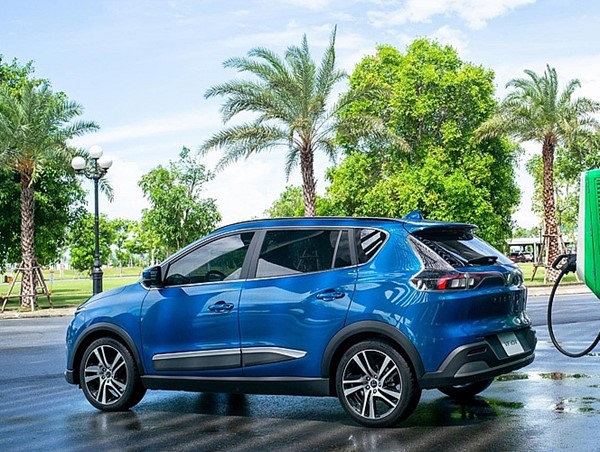 Miễn phí trước bạ đối với ô tô điện trong 3 năm từ ngày 1/3