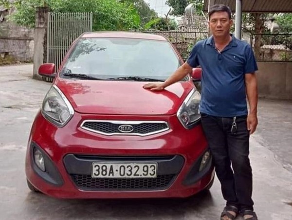 Chở khách ra Hà Nội, tài xế taxi gia đình mất tích? 