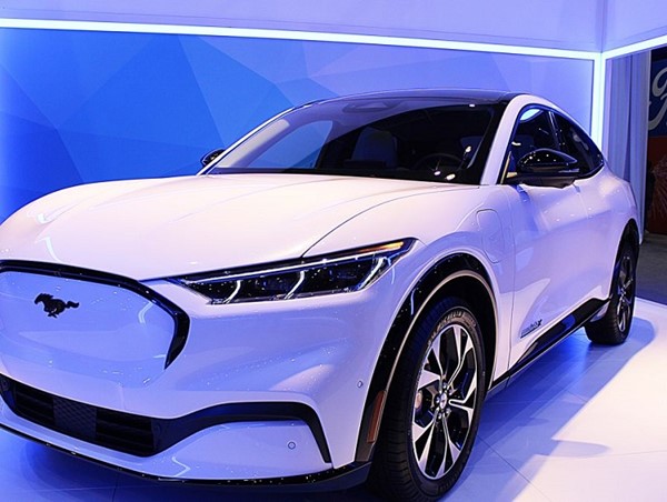 Ford thay đổi cấu trúc công ty đối với các dòng xe điện và đốt trong 
