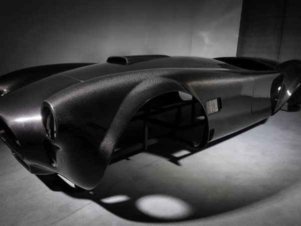 Shelby Cobra với siêu xe Diamond Edition 2022 có thể sản sinh công xuất hơn 800 mã lực