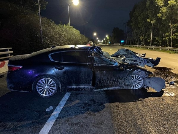 Truy tìm lái xe container liên quan đến vụ tai nạn trên Đại lộ Thăng Long