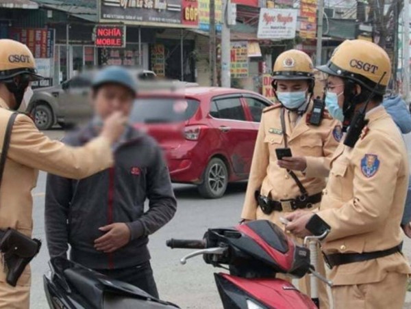 CSGT Hà Nội: Tuần tra kiểm soát, xử lý vi phạm nồng độ cồn