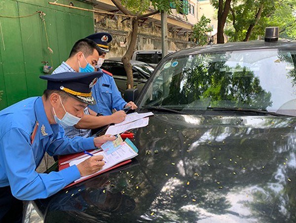 Hà Nội: Kiểm tra, giải quyết dứt điểm vi phạm về trật tự giao thông, đô thị