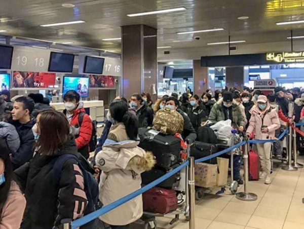 Trong 1 ngày đưa 600 công dân Việt sơ tán khỏi Ukraine về nước