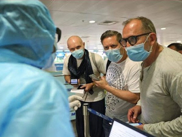 Miễn thị thực nhập cảnh Việt Nam cho công dân 13 nước