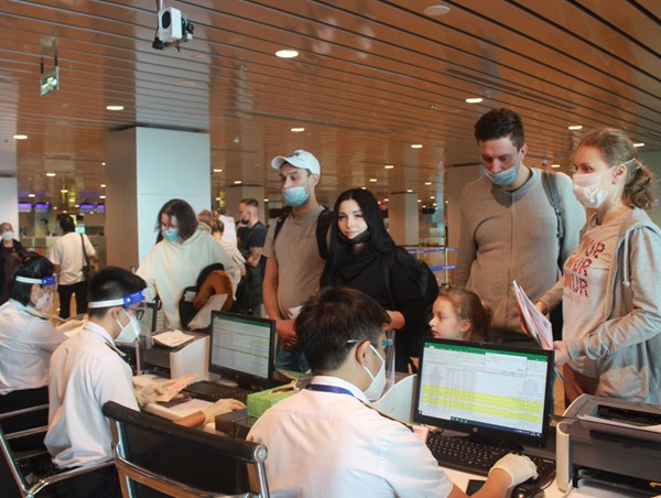 Khôi phục chính sách xuất nhập cảnh từ ngày 15/3