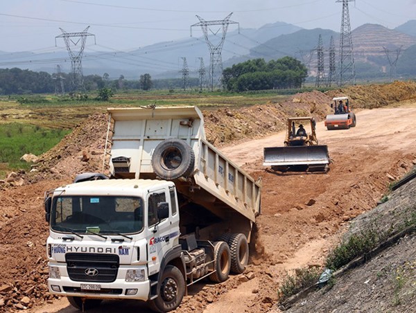 Khẩn trương giải phóng mặt bằng phục vụ dự án cao tốc Bắc - Nam phía Đông 