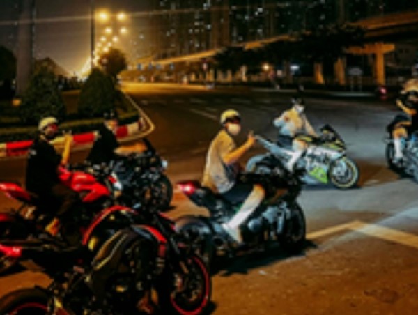 Phạt gần 9 triệu đồng 3 "quái xế" gây náo loạn phố đi bộ Nguyễn Huệ