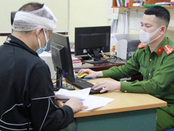 Tạm giữ tài xế Mercedes gây tai nạn liên hoàn khiến 2 người thương vong