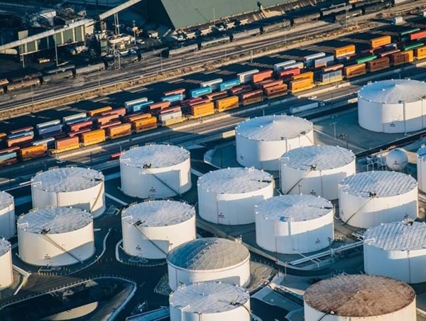 Giá dầu thô đồng loạt giảm mạnh