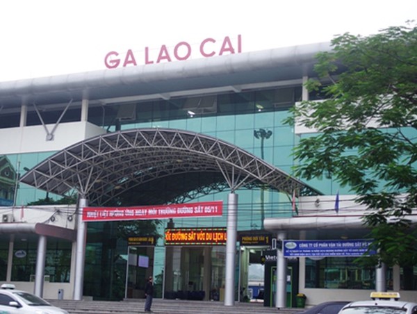 Sau nhiều tháng tạm dừng, tàu khách Lào Cai chạy lại 