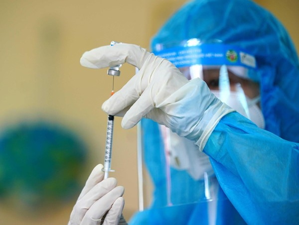 Thủ tướng yêu cầu trong quý II hoàn thành tiêm vaccine COVID-19 cho trẻ em