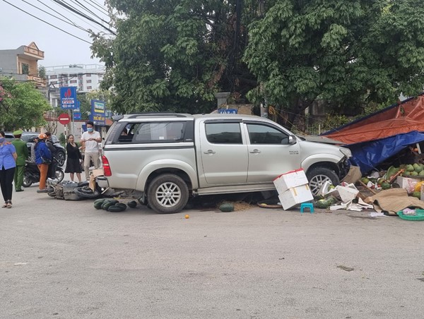 Khởi tố vụ án xe biển xanh gây tai nạn khiến 2 người tử vong