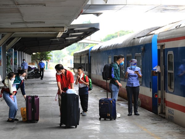 Đường sắt chạy thêm tàu tuyến Nha Trang - TP Hồ Chí Minh dịp 30/4, 1/5