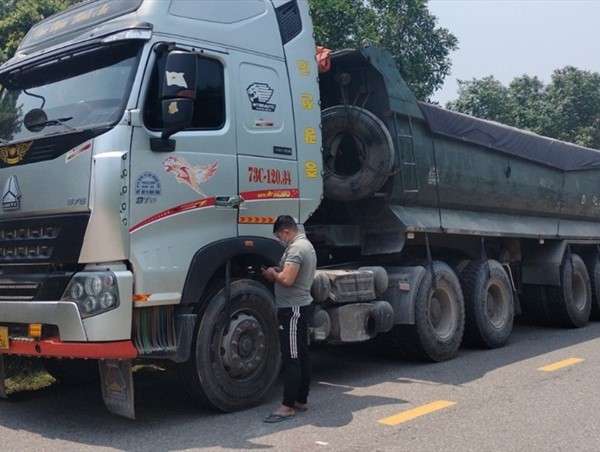 Quảng Trị xử lý nghiêm xe cơi nới thành thùng, chở quá tải
