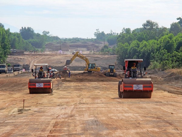 Bộ GTVT yêu cầu rà soát tổng mức đầu tư các dự án do giá vật liệu tăng cao