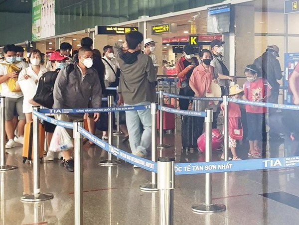 Giao thông vận tải kỳ nghỉ lễ: Lượng khách tăng mạnh