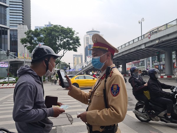 Hà Nội: Xử lý 307 trường hợp vi phạm Luật Giao thông đường bộ trong ngày 12/4