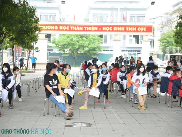 Ảnh: Hà Nội bắt đầu triển khai tiêm vắc xin COVID-19 cho trẻ dưới 12 tuổi