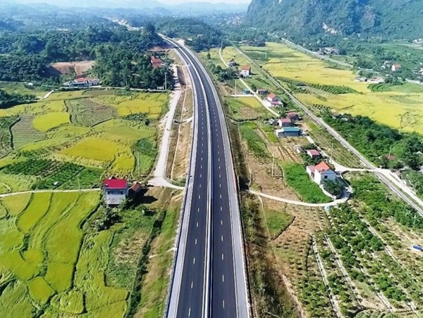 Quyết tâm hoàn thành 2.500km đường bộ cao tốc Bắc – Nam phía Đông