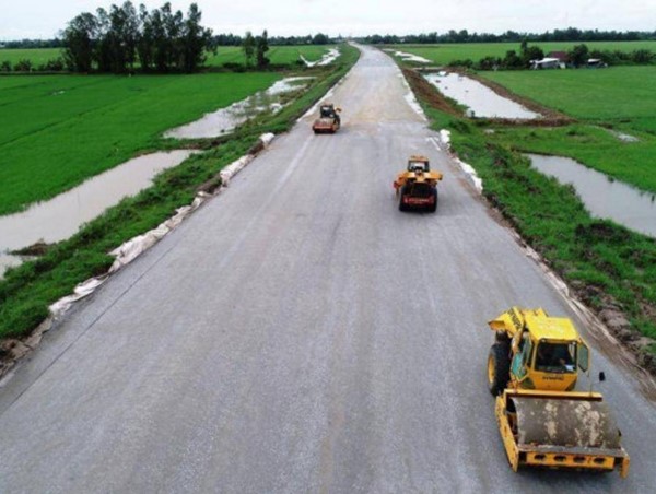 Khẩn trương khắc phục tình trạng hư hỏng trên tuyến Lộ Tẻ - Rạch Sỏi