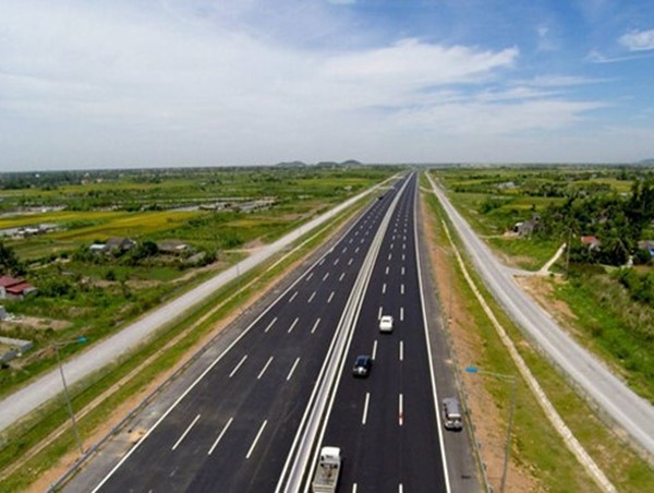 Đẩy nhanh giải phóng mặt bằng, xử lý vướng mắc về mỏ vật liệu xây dựng cao tốc Bắc - Nam phía Đông