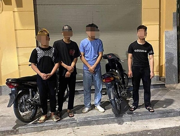 Cảnh sát 141 hóa trang xử lý 18 "quái xế" trong đêm