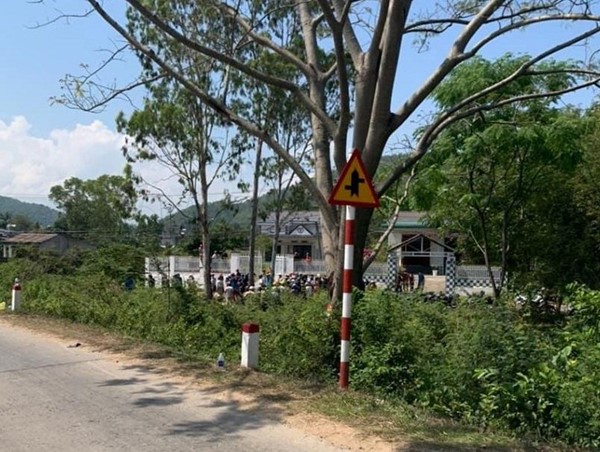 Tai nạn giao thông mới nhất hôm nay (23/4): Xe con tông xe nghi trộm chó mèo, 2 nam thanh niên thương vong