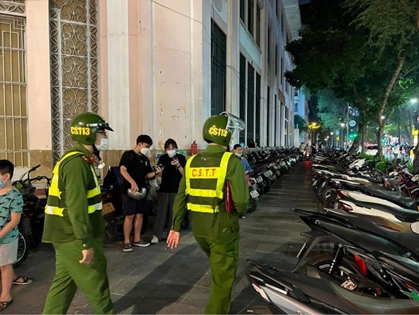 "Dẹp loạn" trông giữ xe trong không gian phố đi bộ quận Hoàn Kiếm