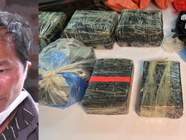 Dùng xe máy chở 8 bánh heroin và 4 kg ma túy đá đi tiêu thụ