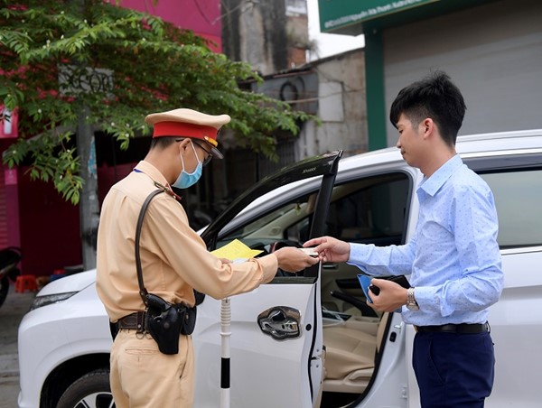 Hà Nội: Xử lý 1.045 trường hợp vi phạm Luật Giao thông đường bộ 