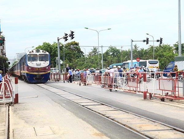 Bài 1: Khi tất cả đã tới hạn