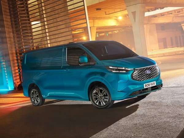 Ford E-Transit Custom: Mẫu xe điện thương mại mới dành cho châu Âu