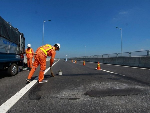 Bộ GTVT yêu cầu VEC khắc phục ngay hư hỏng trên cao tốc Đà Nẵng - Quảng Ngãi