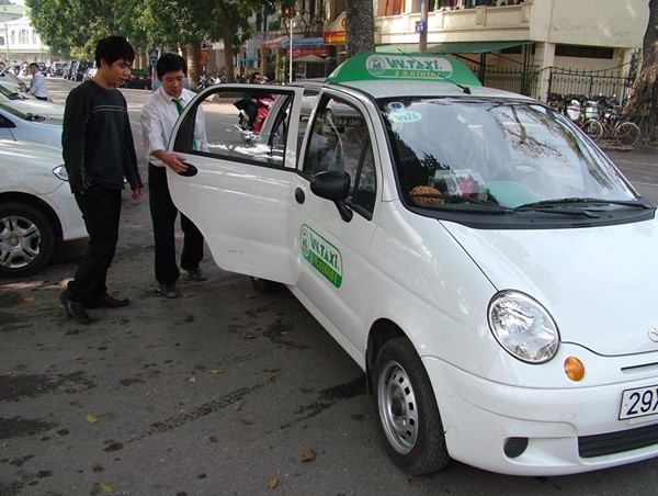 Doanh nghiệp vận tải lao đao giữa bão giá xăng, dầu