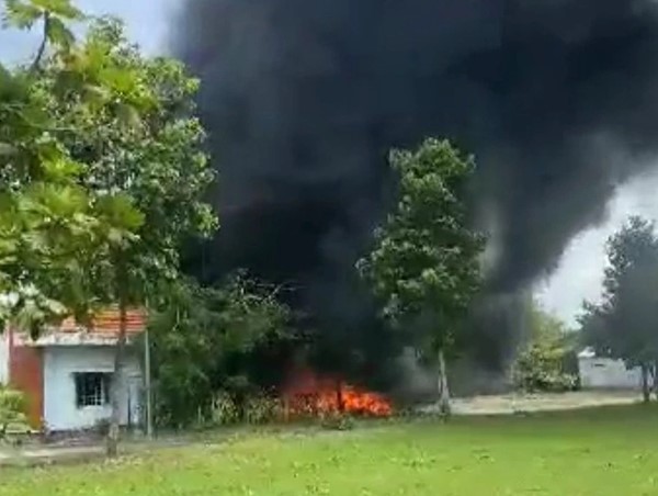 Cháy bãi tạm giữ phương tiện vi phạm, hơn 140 xe máy hư hỏng 