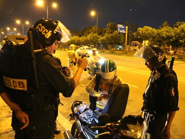 Cảnh sát cơ động được phép huy động người, phương tiện, thiết bị dân sự trong trường hợp cấp bách