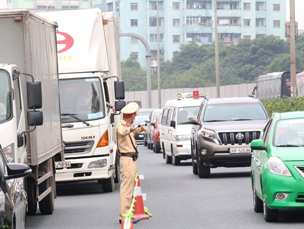 Hà Nội mở đợt cao điểm kiểm tra, xử lý vi phạm giao thông