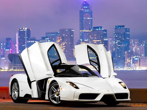 Ngắm chiếc Ferrari Enzo màu trắng độc nhất vô nhị