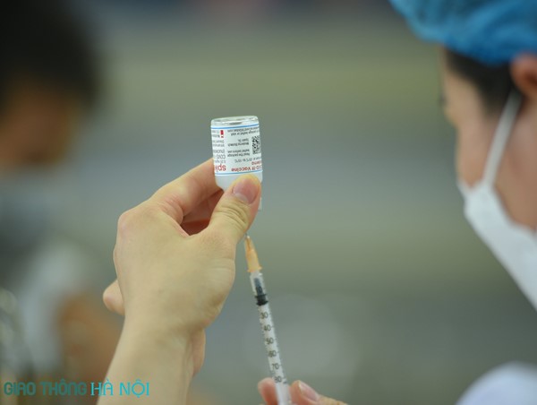 Tiêm mũi 1 cho trẻ từ 5 - dưới 12 tuổi bằng Moderna, Pfizer thì mũi 2 là vắc-xin cùng loại