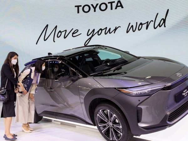 Toyota triệu hồi 2.700 ô tô điện bZ4X 