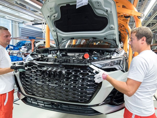 Audi ​​đầu tư 301 triệu euro để tăng cường sản xuất động cơ điện tại Hungary