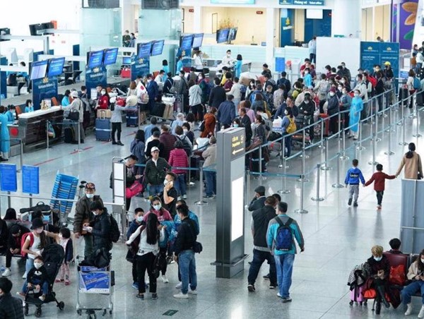 Không để xảy ra tình trạng tăng vé máy bay trái quy định dịp cao điểm Hè