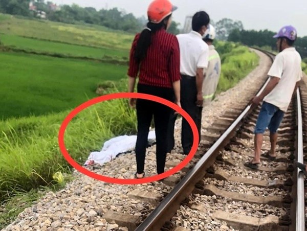 Tai nạn giao thông mới nhất hôm nay (11/7): Dừng đỗ tại làn khẩn cấp trên cao tốc, một tài xế bị xe tải đâm tử vong