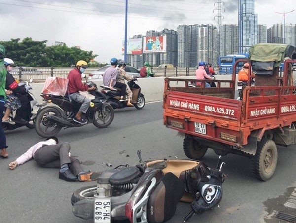 Tai nạn giao thông mới nhất hôm nay (12/7): Đi xe máy ngược chiều, người phụ nữ tử vong sau cú va chạm mạnh